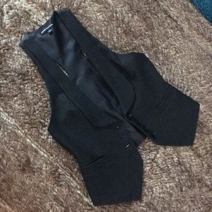 Express studio design vest